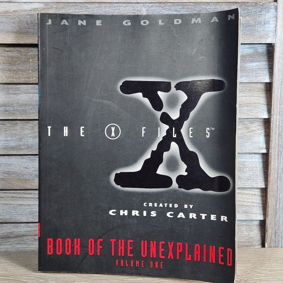 The X-Files Book of the Unexplained Volume One Crrated By Chris Carter Paperback - Picture 1 of 4